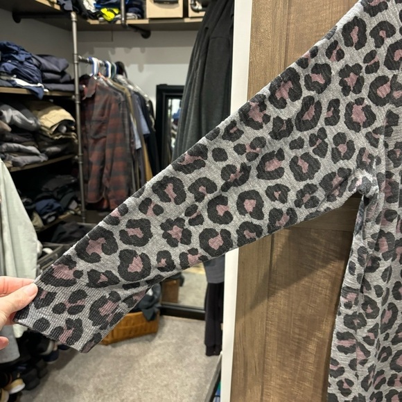 Torrid 4X Slub Boyfriend Cardigan Grey Pink Leopard Button-Front Sweater - Picture 6 of 11